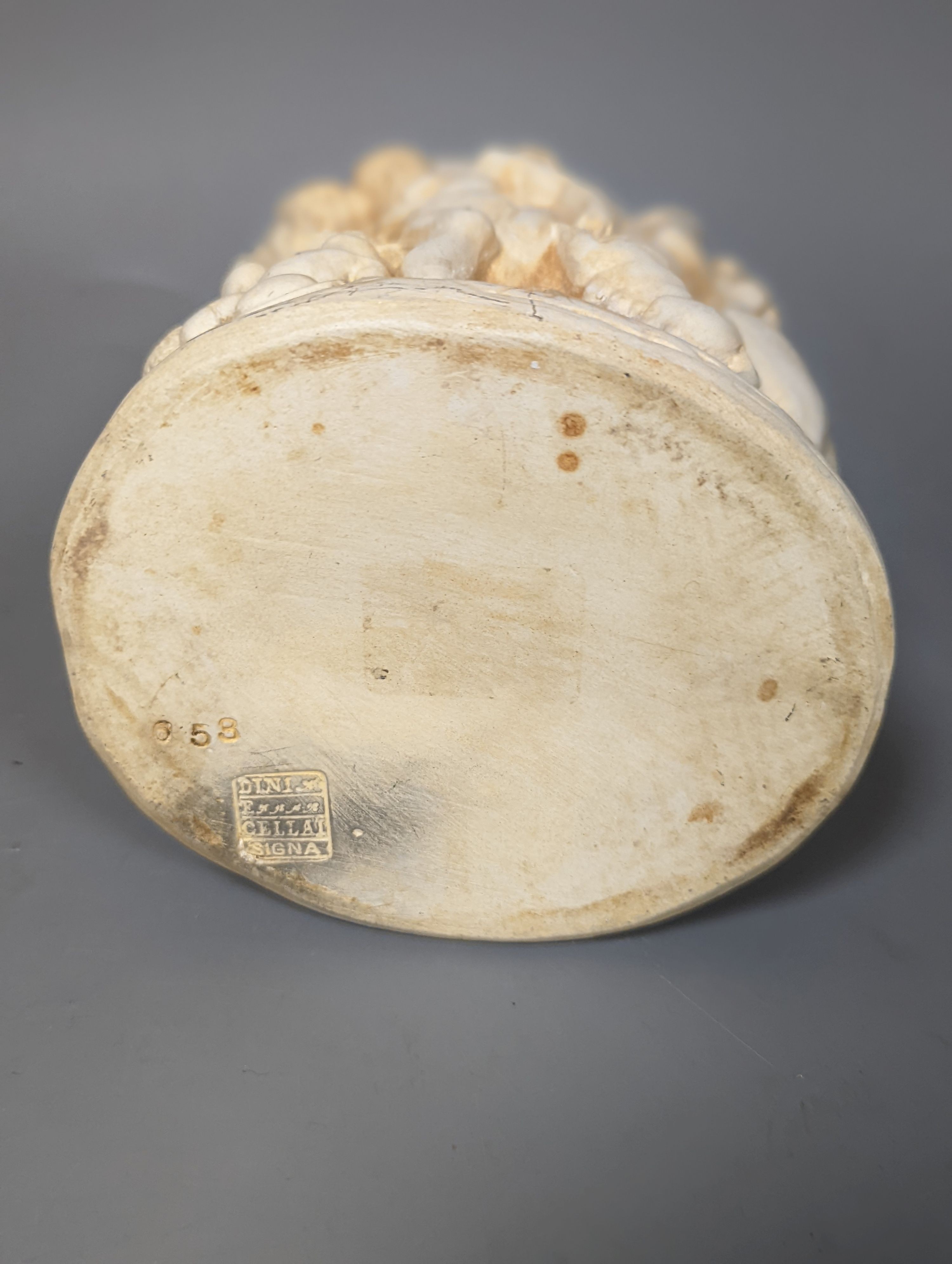 A classical figurative pot and a brass casket, 15.5cm